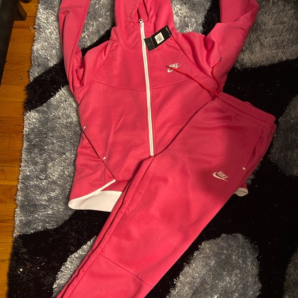 Brand new with tags nikes $90 a piece - Picture 4 of 10